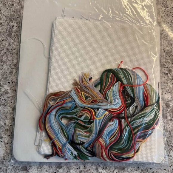 New! Dimensions 1998 Creative Accents Cross Stitch Kit (#7882) Lighthouse Pointe - Picture 4 of 4